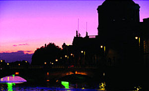 FourCourts-RossaBridge, image © Doug McKinlay/Lonely Planet Images.